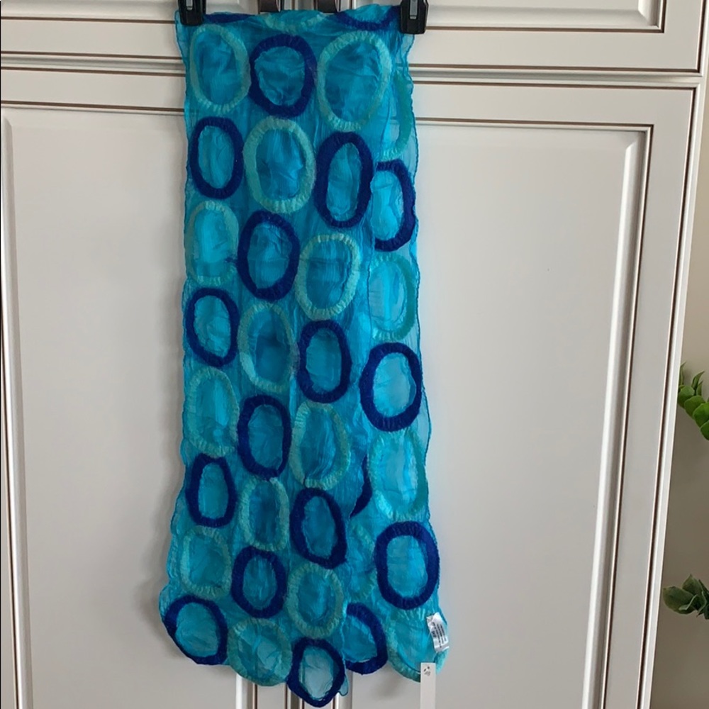 NWOT Beautiful handmade in Nepal classy scarf
